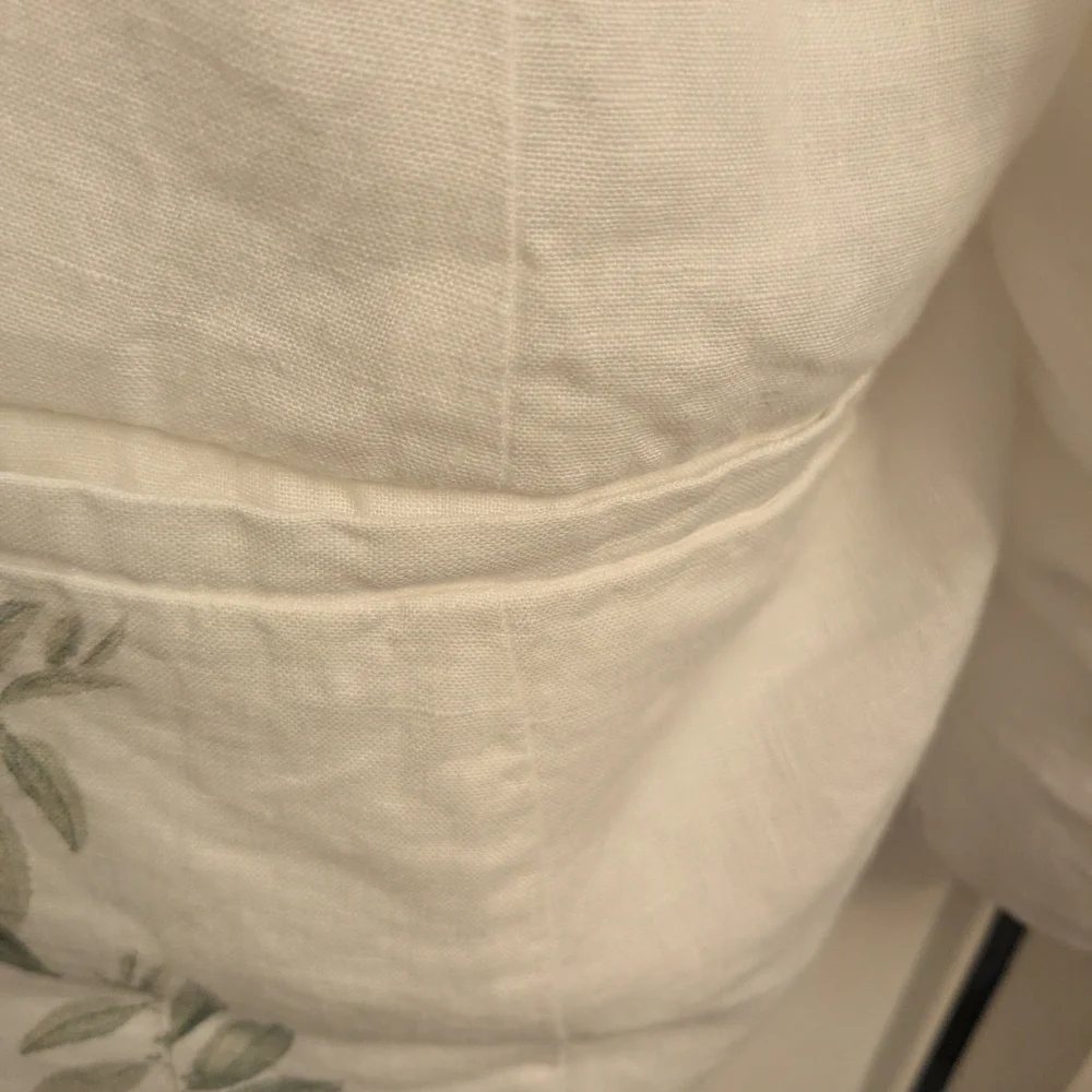 Chico's Elegant White Jacket with Floral Accents - Picture 7 of 11